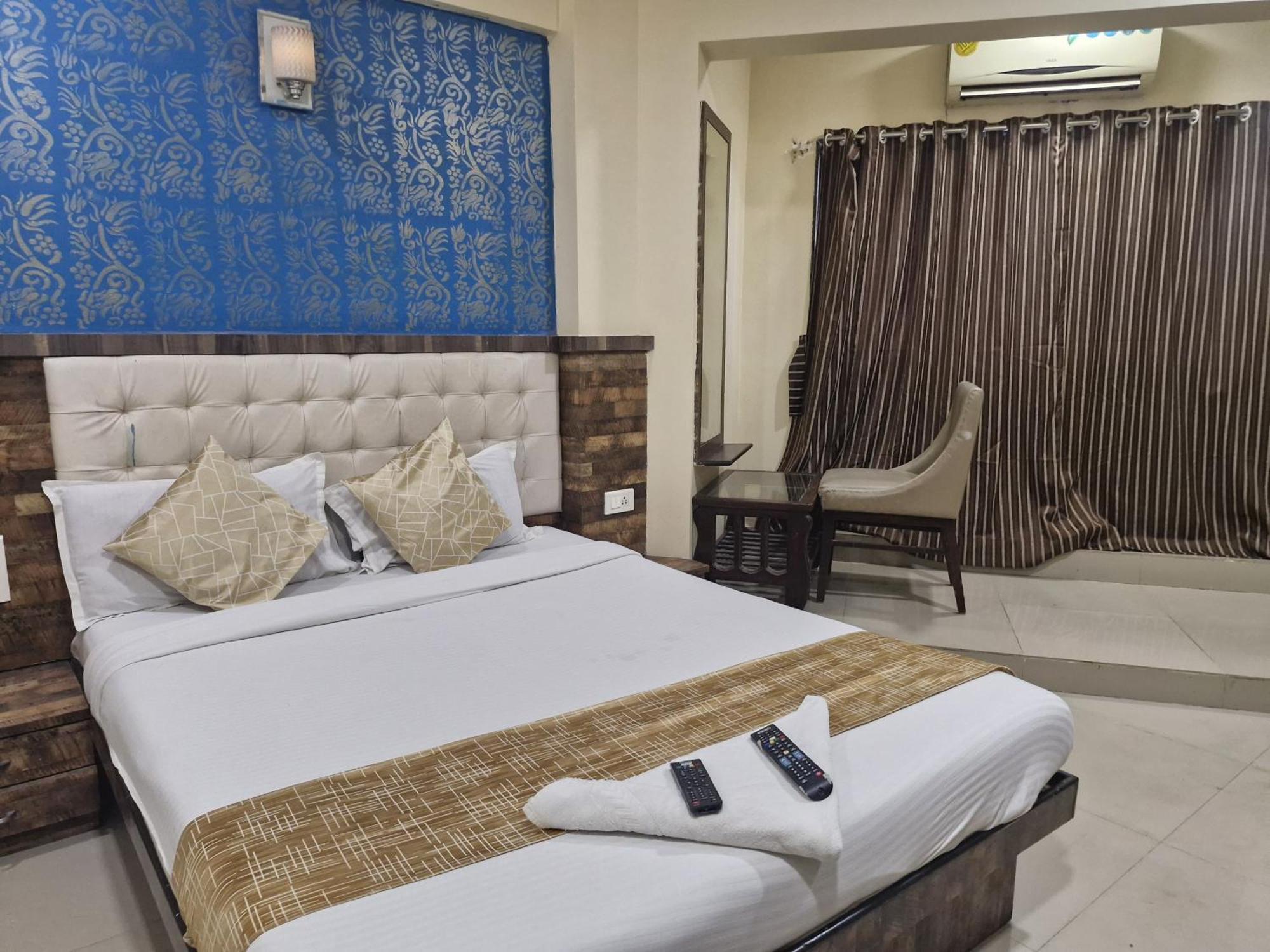 Hotel Crystal Park Near Nesco Exhibition Center มุมไบ ภายนอก รูปภาพ